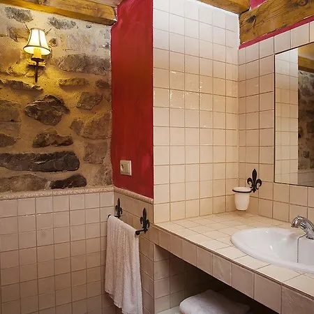 Rural La Torre De Bisjueces