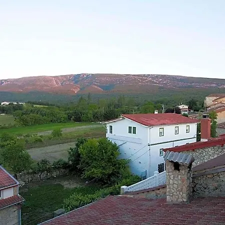 Rural La Torre De Hotel Bisjueces