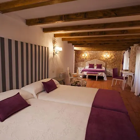 Rural La Torre De Hotel Bisjueces