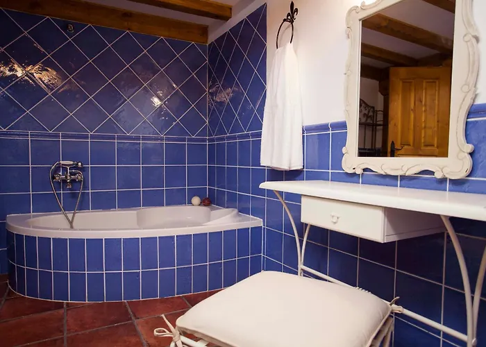 Отель Rural La Torre De Бисхуэсес